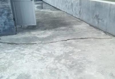 江都楼顶漏水维修公司分享下如何解决卫生间隐蔽部位漏水的问题?